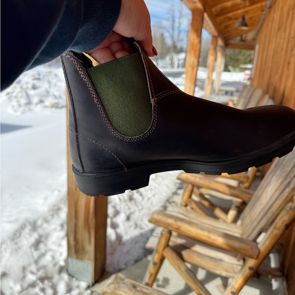 Blundstone Men's Dark Brown Boots with Green Elastic - Picture 5 of 6